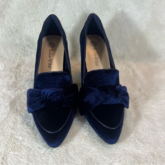 Bella Vita Galla II Blue Velvet Slip On Pumps Size 8 M - Picture 2 of 9